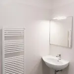 Liana Exclusive Modern