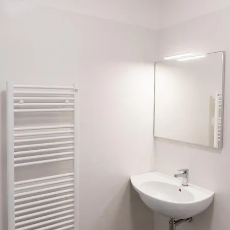 Liana Exclusive Modern